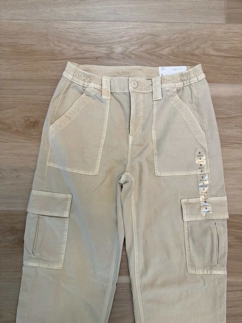 American Eagle 90s Straight Stretch Cargo Pants Cream Utility NWT Size 8